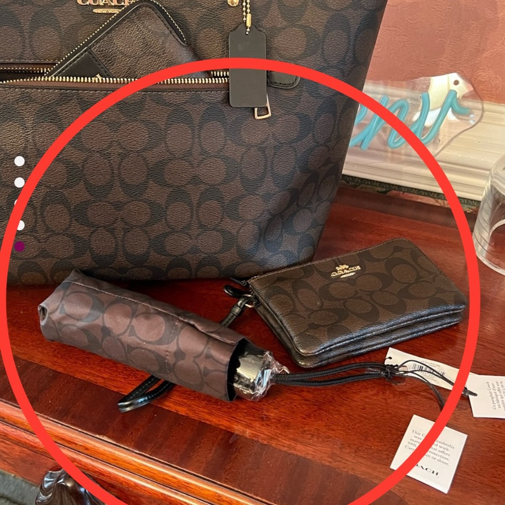 SPRING IS HERE! Coach CC Logo Umbrella (NWT) & Matching Wristlet. (Two pieces)